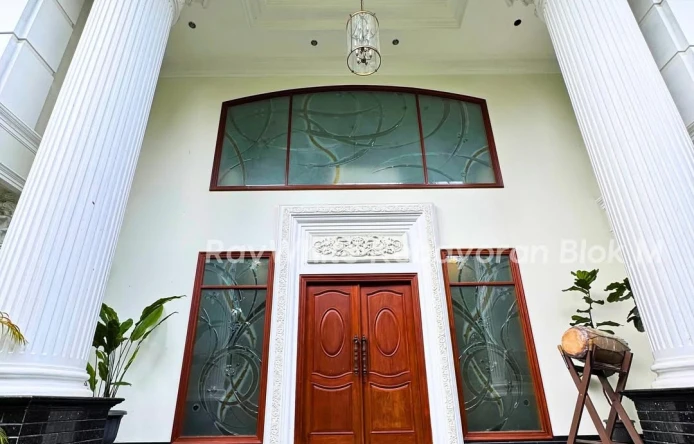 Mega Kuningan 9