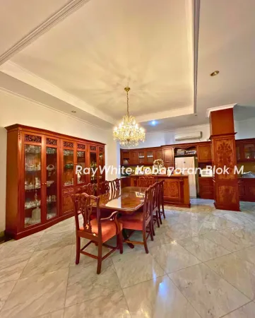 Property Kebayoran Baru 5 ~blog/2025/6/26/dijual_rumah_mewah_lokasi_strategis_kebayoran_baru__jakarta_selatanbangunan_2_lantailt_850_m_lb_1000_m_5_kamar_tidur4_kamar_mandi_fasilitas__garasi_2_mobilcarport_5_mobilpos_satpam2_kamar_art_1_kminformasi_9