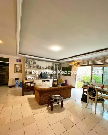 Property Kebayoran Baru 5 ~blog/2025/6/26/dijualrumah_tua_terawatkebayoran_baru_jakarta_selatan_lokasi_sangat_strategis_zona_komersil_sangat_bagus_untuk_usahabentuk_tanah_sangat_kotak_23_m_x_29_5_mspesifikasi__lt_701_mlb_683_mkt_4_3_kmgarasicarp_6