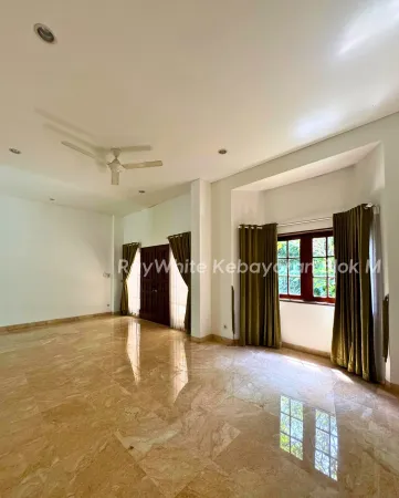 Property Kebayoran Baru 7 ~blog/2025/6/30/dijual_rumah_asri_siap_huni_kebayoran_baru__jakarta_selatan_lingkungan_asri_tenangbebas_banjirone_gate_sistemarea_residentialspesifikasi_shmluas_tanah_579_mluas_bangunan_400_m1_lantai3_kamar_tidur2_km1_k_5