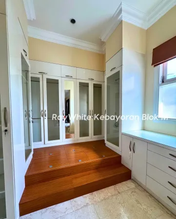 Property Kebayoran Baru 11 ~blog/2025/6/30/dijual_rumah_mewah_siap_huniselong__area_senopati_kebayoran_baru__jakarta_selatan_premium_arealokasi_super_strategislingkungan_aman_nyaman_asriakses_jalan_lebarluas_tanah_1_090_mluas_bangunan_800_mba_19
