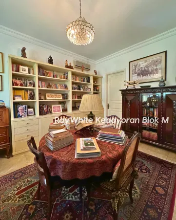 Property Simprug Golf  11 ~blog/2025/7/1/dijual_rumah_mewah_siap_huni_di_simprug_golf_kebayoran_lama_jakarta_selatan_spesifikasi_luas_tanah_900_m_luas_bangunan_700_m_kamar_tidur_5kamar_mandi_5ruang_tamu_3ruang_makan_2ruang_keluarga_2ruang_belajart_4