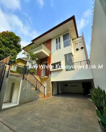 Property Pondok Indah 3 ~blog/2025/8/11/for_rentluxury_modern_home_in_pondok_indah_south_jakarta_property_featuresland_area_350_mbu_12