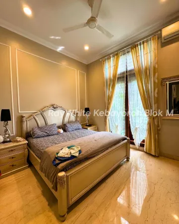 Property Kebayoran Baru 7 ~dl/2026/1/28/snapinsta_to_619772536_17931768735172958_8178840883471558735_n