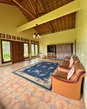 Property Cisarua - Bogor 4 ~dl/2026/3/5/dijual_villa_cantik_dengan_pemandangan_bagus_cisarua_bogor_jawa_baratrumah_utamalantai_1_kam_3