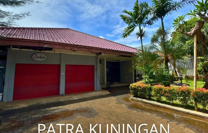 Patra Kuningan 1