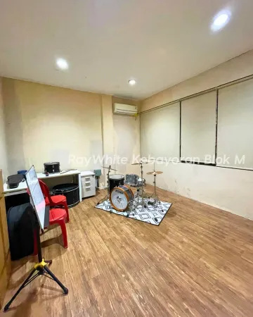 Property Ciputat 6 ~dl/2026/5/4/dijual_ruko_siap_huni_3_lantaiserua_ciputat_tangerang_selatan_luas_tanah_252_m_luas_bangunan4_5
